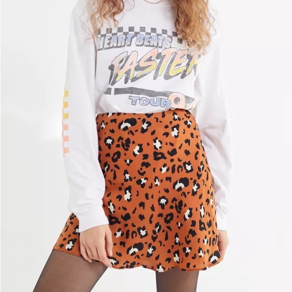 UO leopard print swingy satin mini skirt EUC